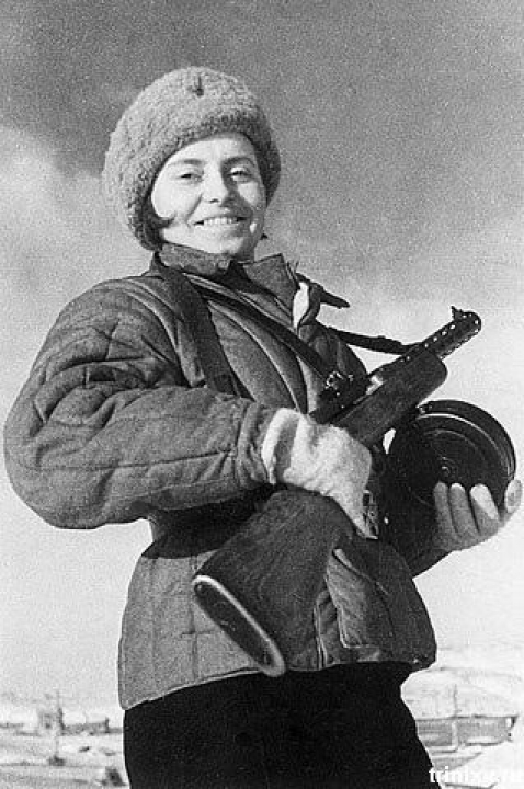 Евдокия Завалий - единственная женщина командир взвода морской пехоты.